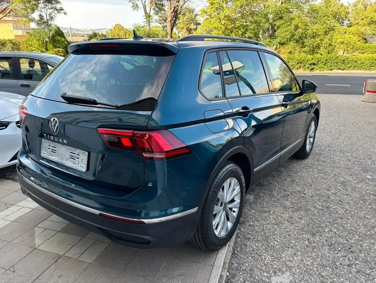 Usata VW Tiguan Life 150 CV (110 kW) 2022 Bluazzurro SUV