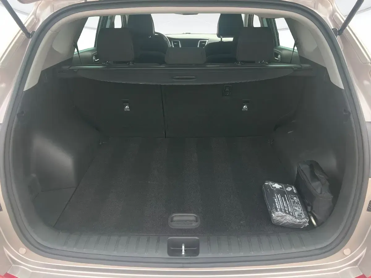 Usata Hyundai Tucson Xpossible 116 CV (85 kW) 2016 Oro SUV