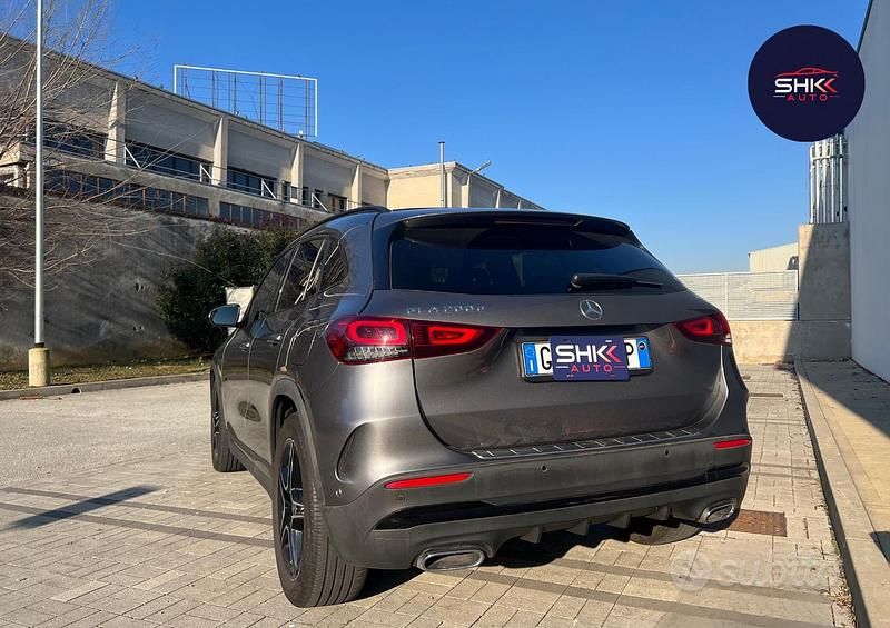 Usata Mercedes GLA200 Premium 149 CV (109 kW) 2021 Grigio SUV
