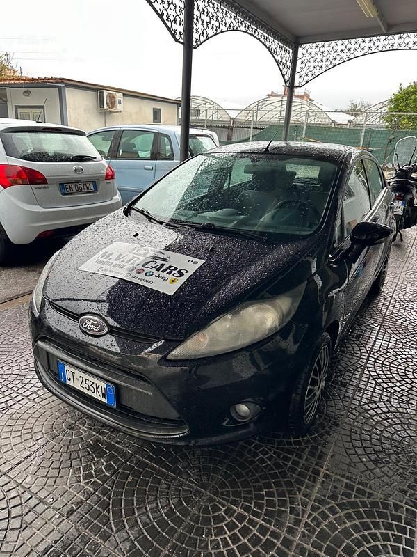 Usata Ford Fiesta Titanium 82 CV (60 kW) 2010 Nero Berlina