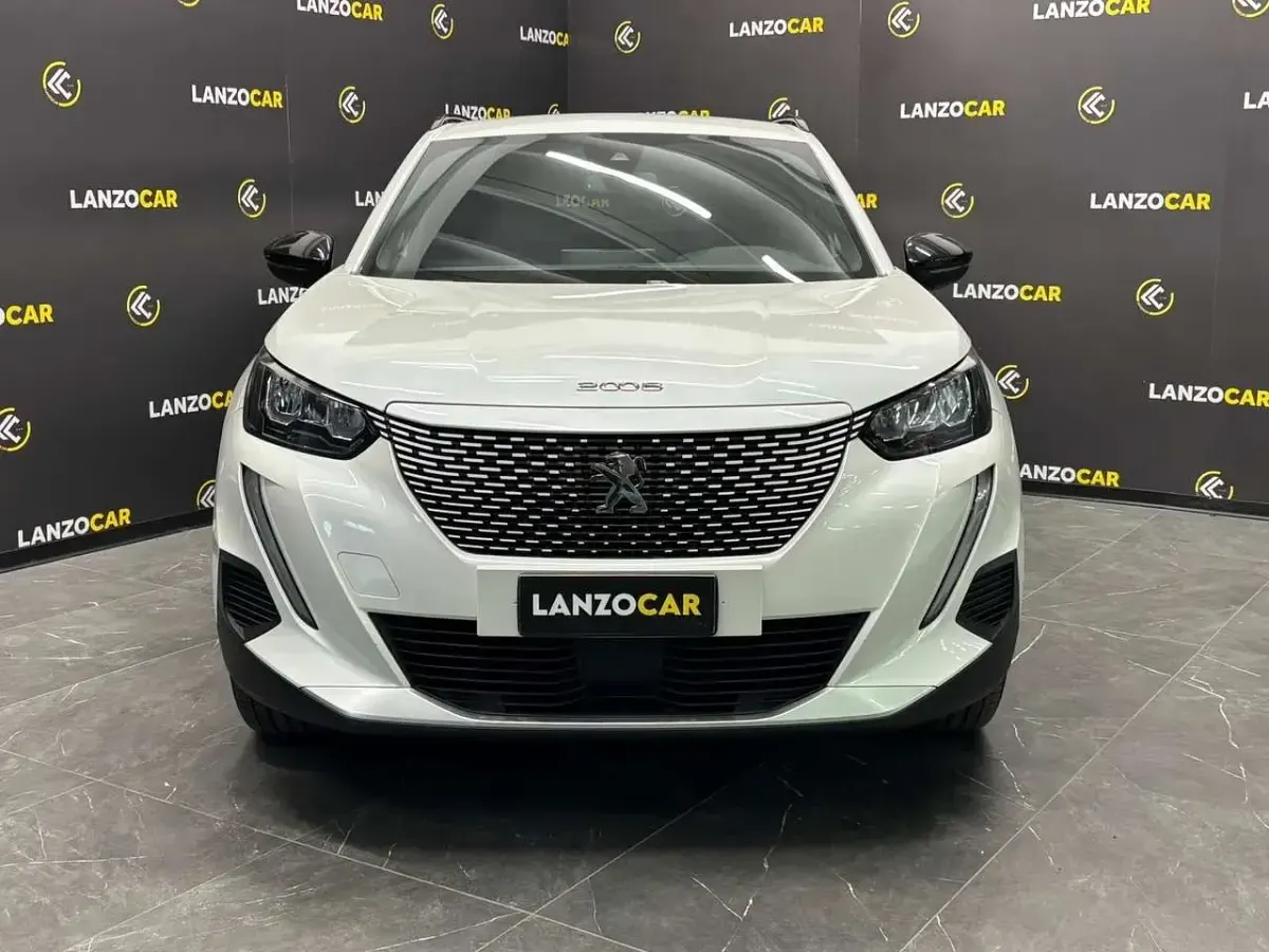 Usata Peugeot 2008 Allure 56 kW (77 CV) 2023 Bianco SUV