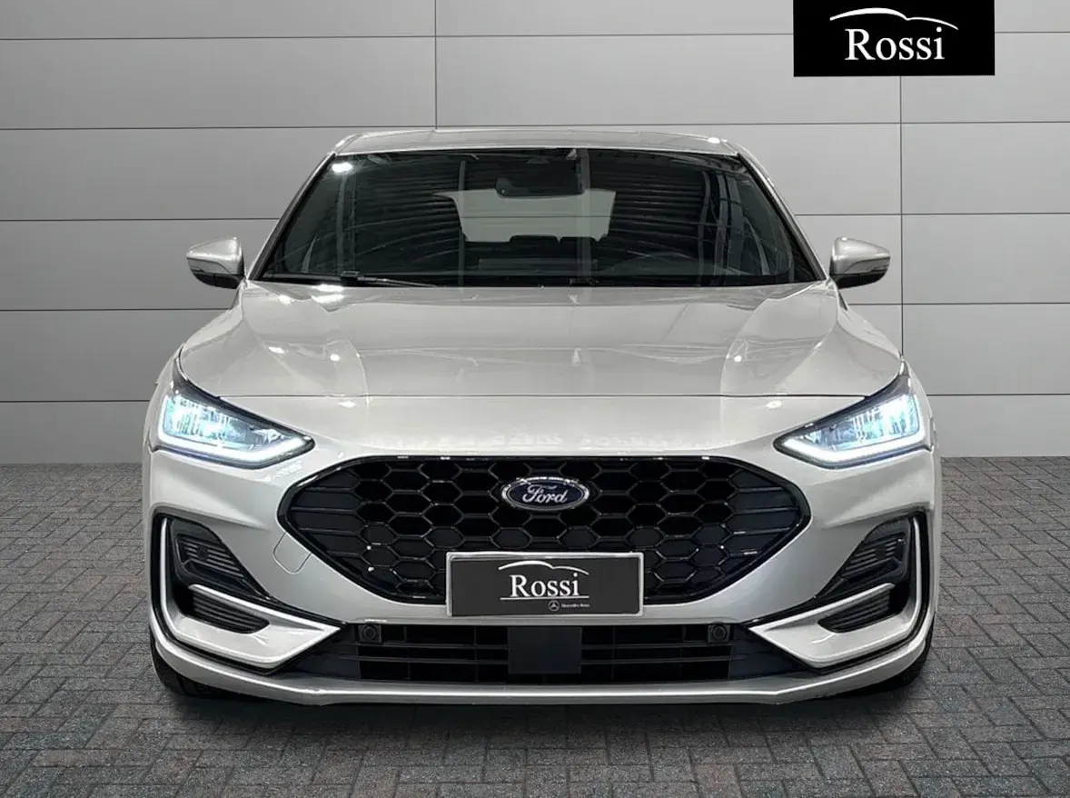 Usata Ford Focus ST-Line 116 CV (85 kW) 2024 Magnetic grey Berlina