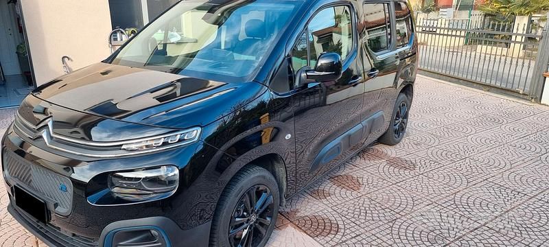 Usata Citroën e-Berlingo Shine 50 kW (68 CV) 2022 Nero Monovolume