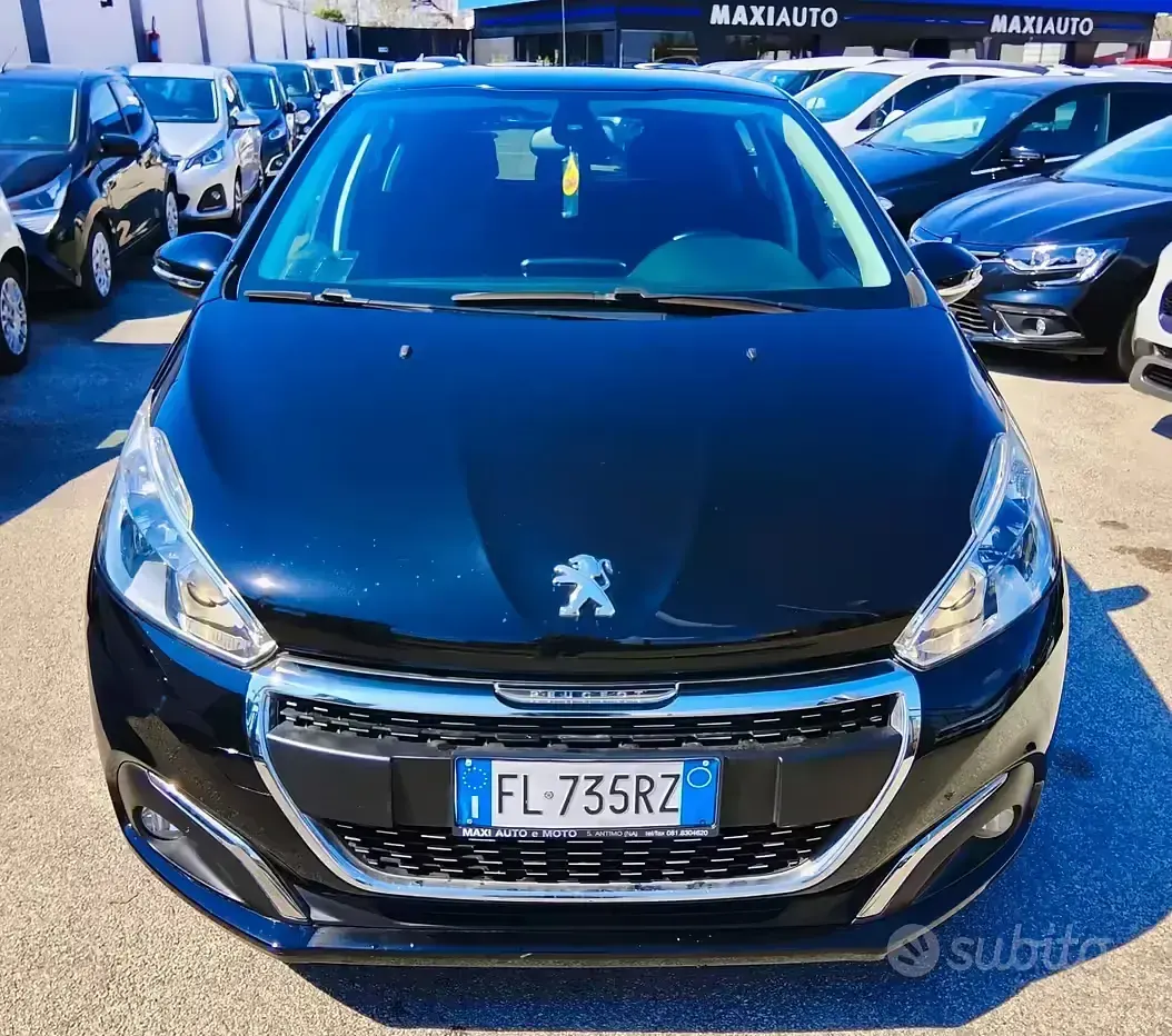 Usata Peugeot 208 Allure 75 CV (55 kW) 2017 Nero Utilitaria