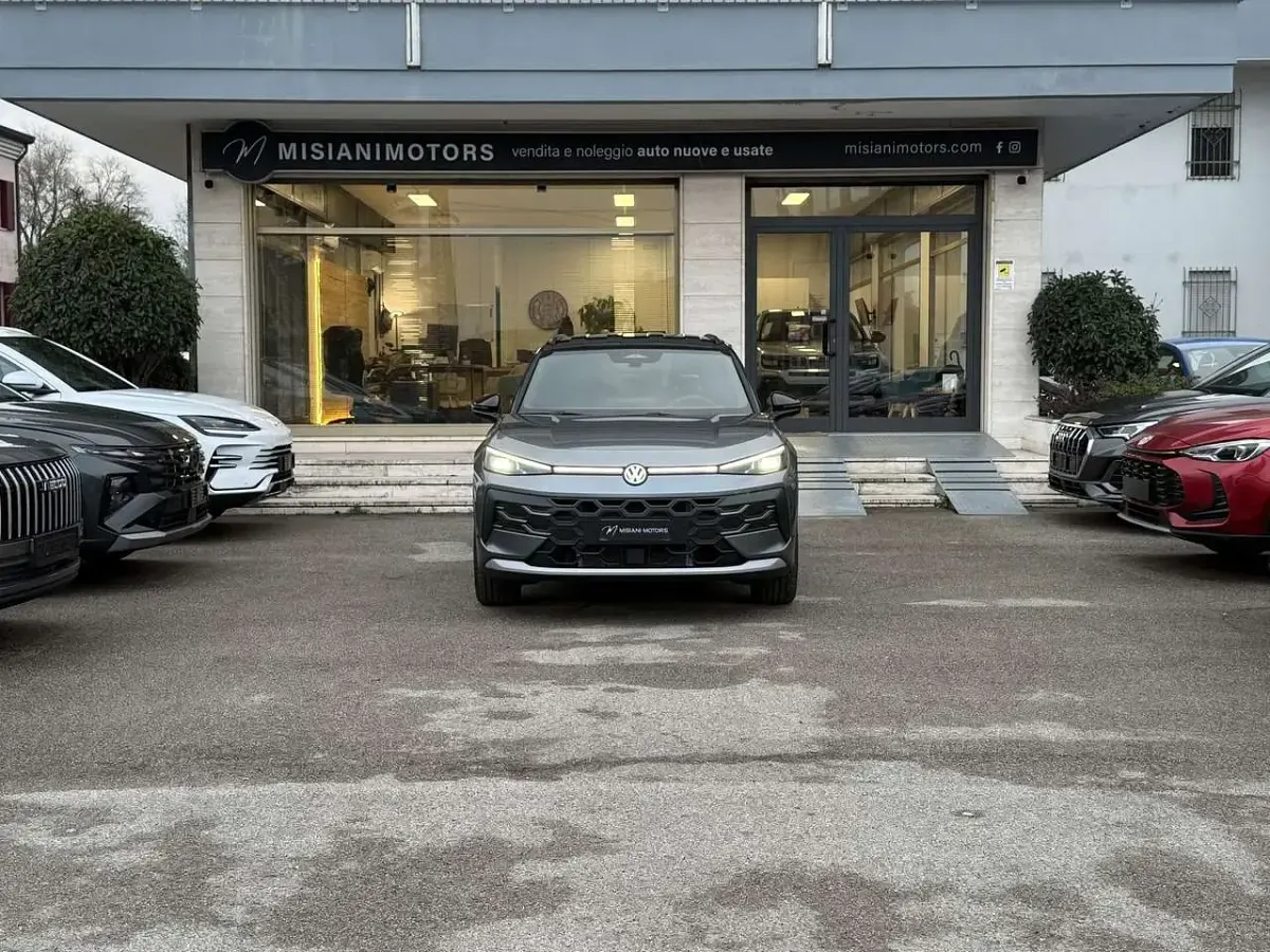 Nuova VW T-Roc Style 116 CV (85 kW) 2026 Grigio SUV