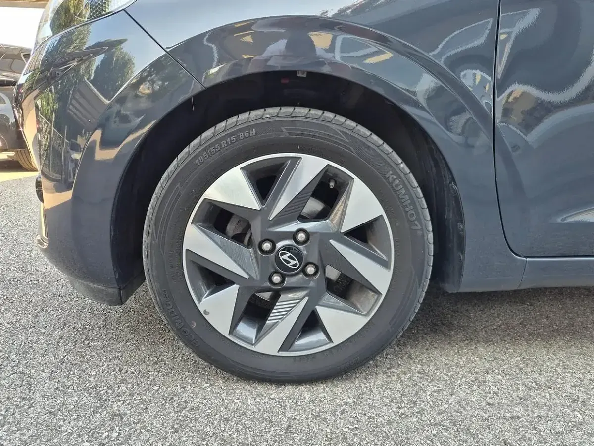 Usata Hyundai i10 63 CV (46 kW) 2024 Grigio Utilitaria