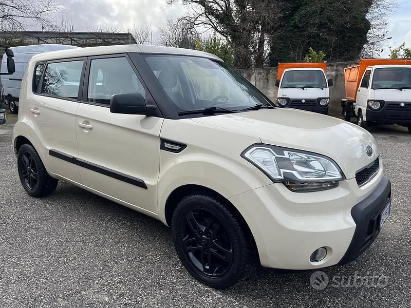 Usata Kia Soul 127 CV (93 kW) 2011 Beige SUV