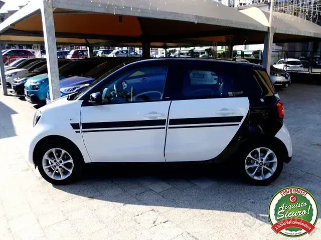 Usata Smart ForFour Passion 71 CV (52 kW) 2016 Bianco Utilitaria