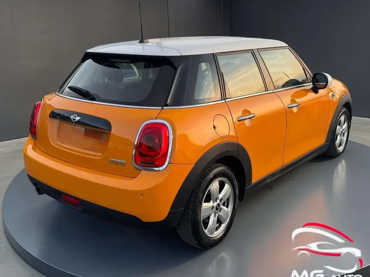 Usata Mini Cooper Hype 136 CV (100 kW) 2016 Arancione Utilitaria