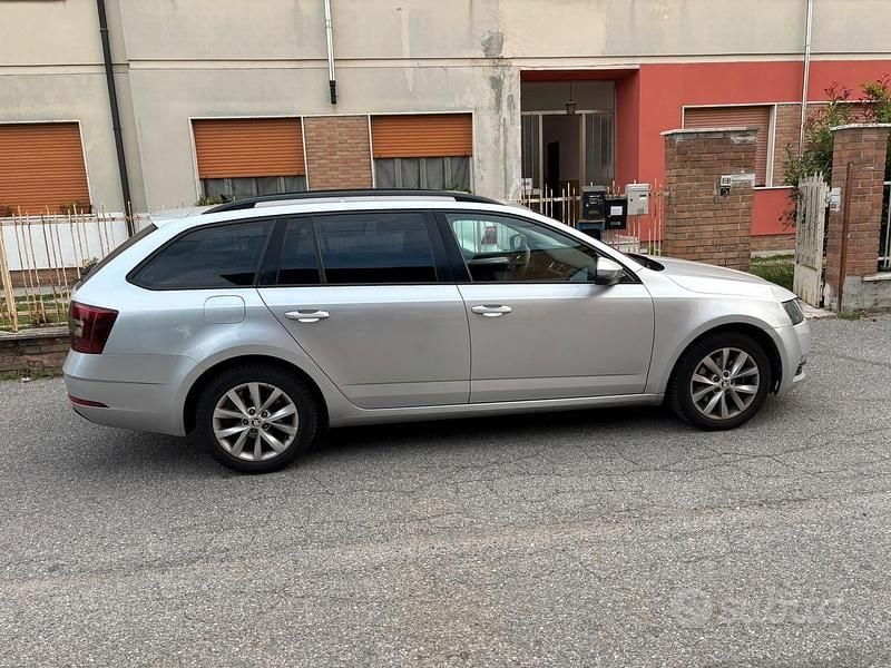 Usata Skoda Octavia 150 CV (110 kW) 2018 Grigio Station wagon
