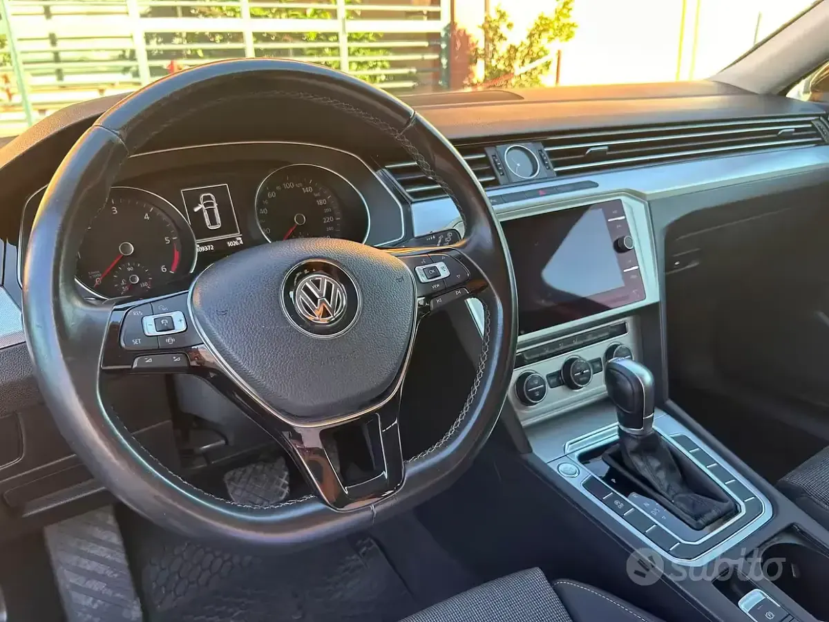 Usata VW Passat 120 CV (88 kW) 2019 Nero Station wagon