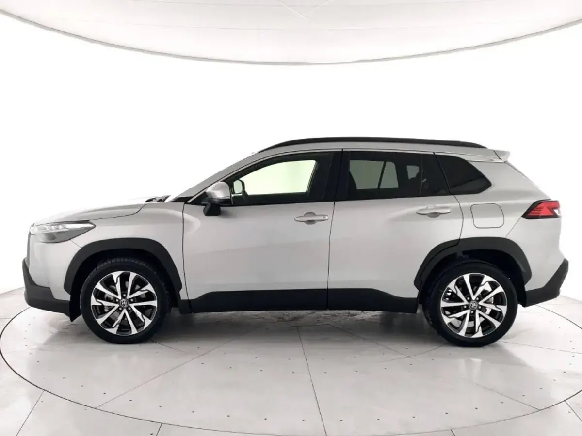 Usata Toyota Corolla Cross Trend 98 CV (72 kW) 2025 Argento SUV