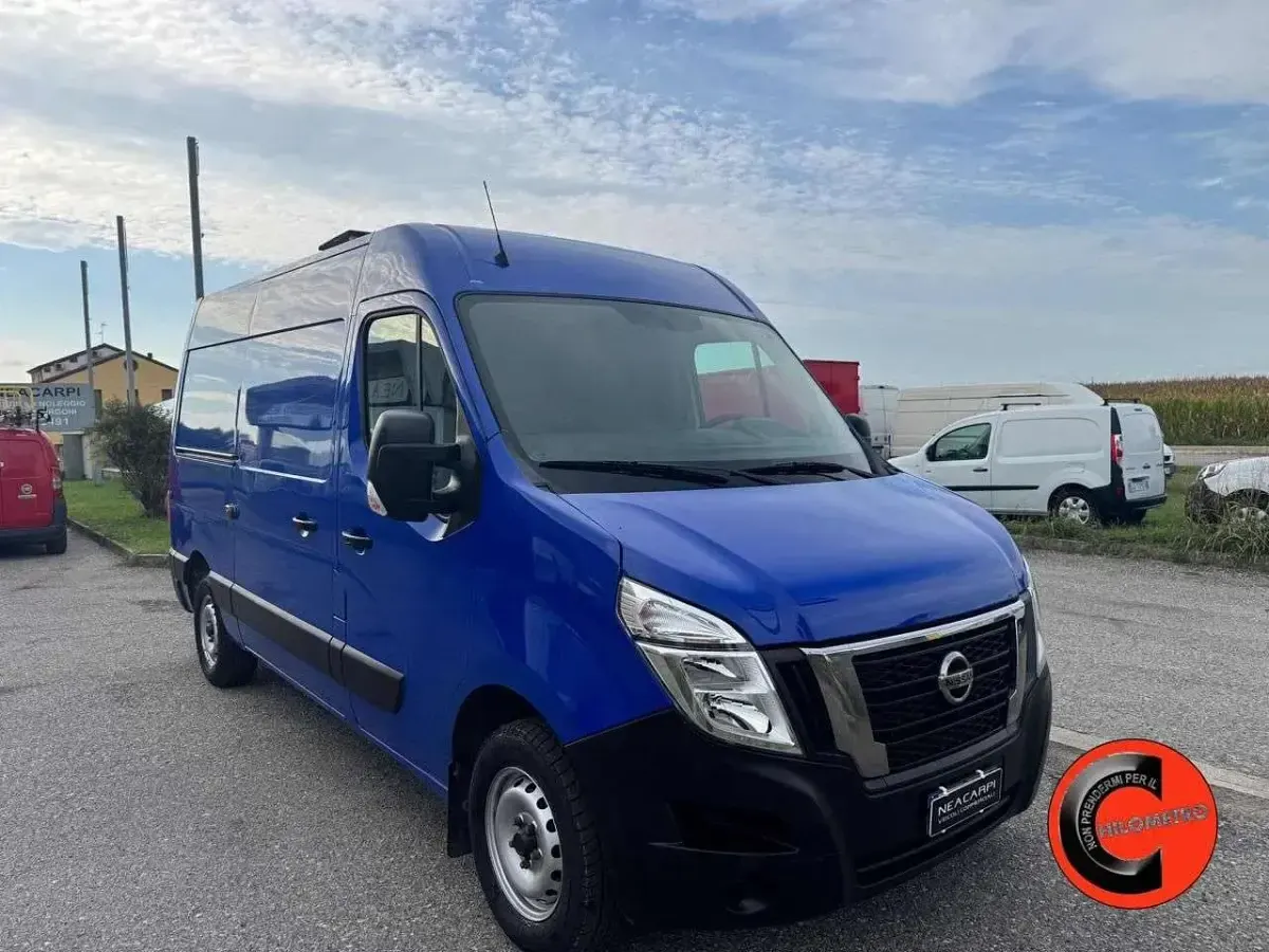 Usata Renault Master 135 CV (99 kW) 2022 Blu/azzurro Monovolume