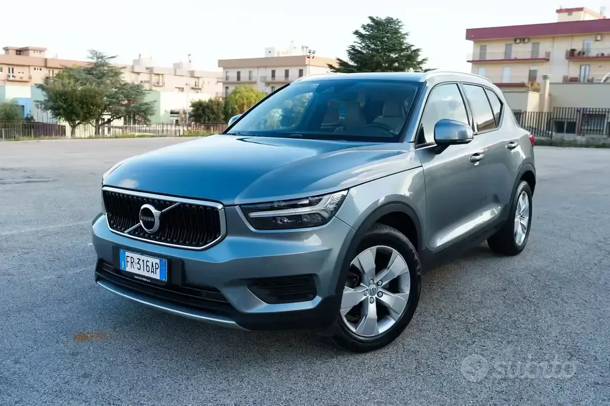 Usata Volvo XC40 190 CV (139 kW) 2018 Grigio SUV