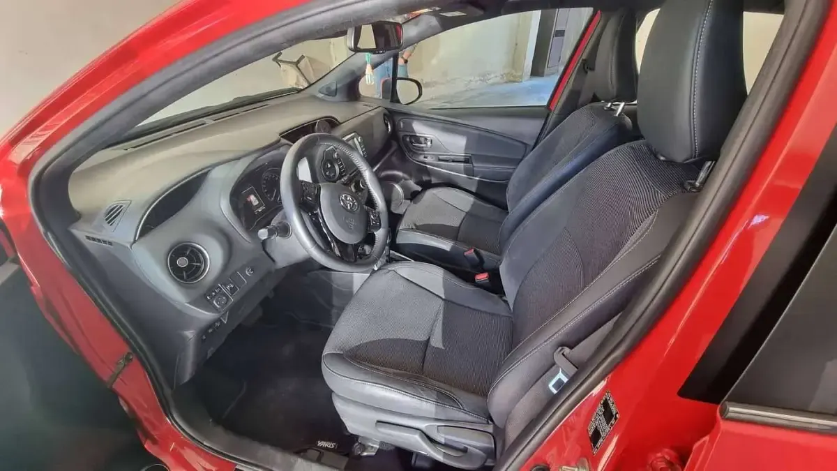 Usata Toyota Yaris Hybrid Style 101 CV (74 kW) 2018 Rosso Berlina