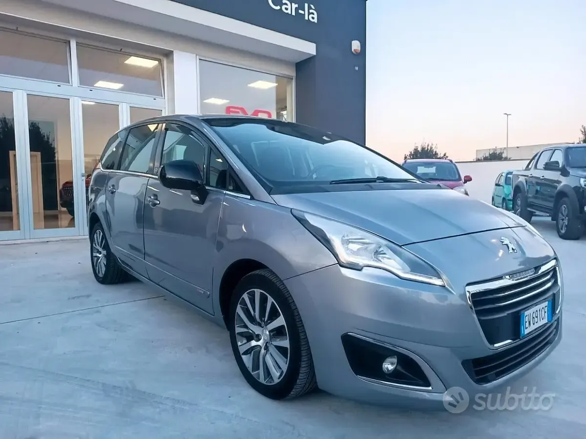 Usata Peugeot 5008 Allure 163 CV (119 kW) 2014 Grigio Monovolume