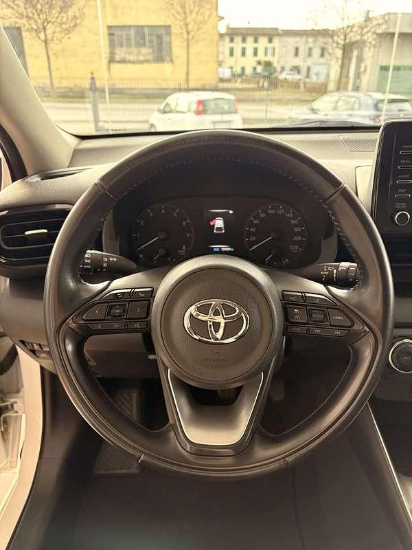 Usata Toyota Yaris Active 69 CV (50 kW) 2023 Bianco Utilitaria
