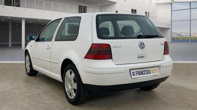 Usata VW Golf IV 110 CV (80 kW) 2000 Bianco metallizzato Utilitaria