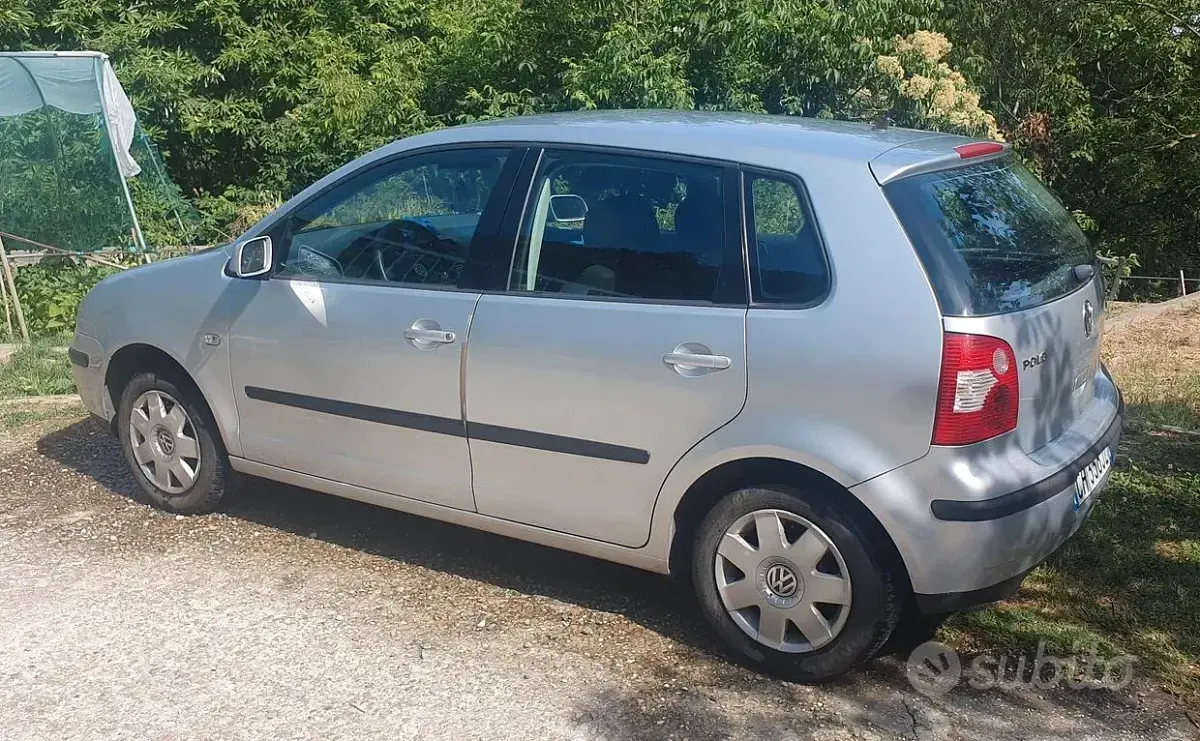 Usata VW Polo 64 CV (47 kW) 2003 Grigio Utilitaria
