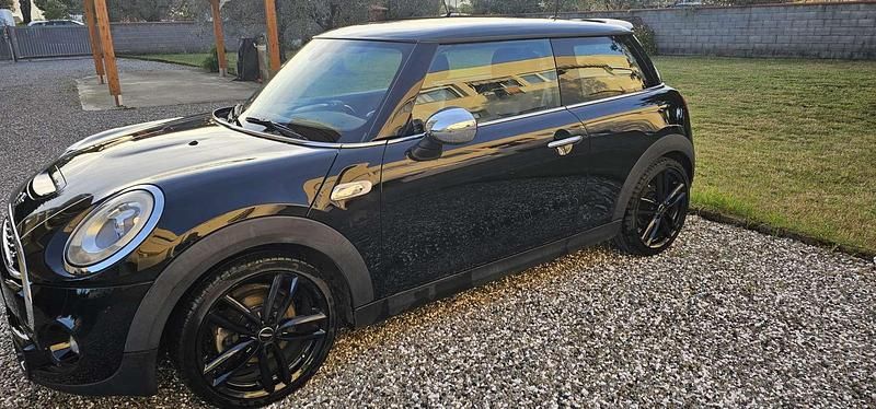 Begagnad Mini Cooper S 192 HK (141 kW) 2017 Svart Halvkombi