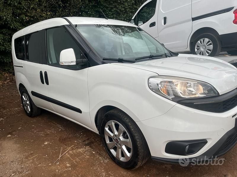 Bianco Usata 2015 Fiat Doblò Monovolume | 7500 € (Ottimo prezzo) - Immagine 1/4