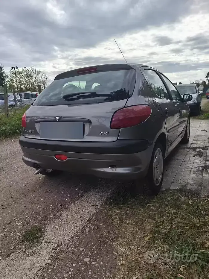 Usata Peugeot 206 CC 75 CV (55 kW) 2000 Grigio Cabrio
