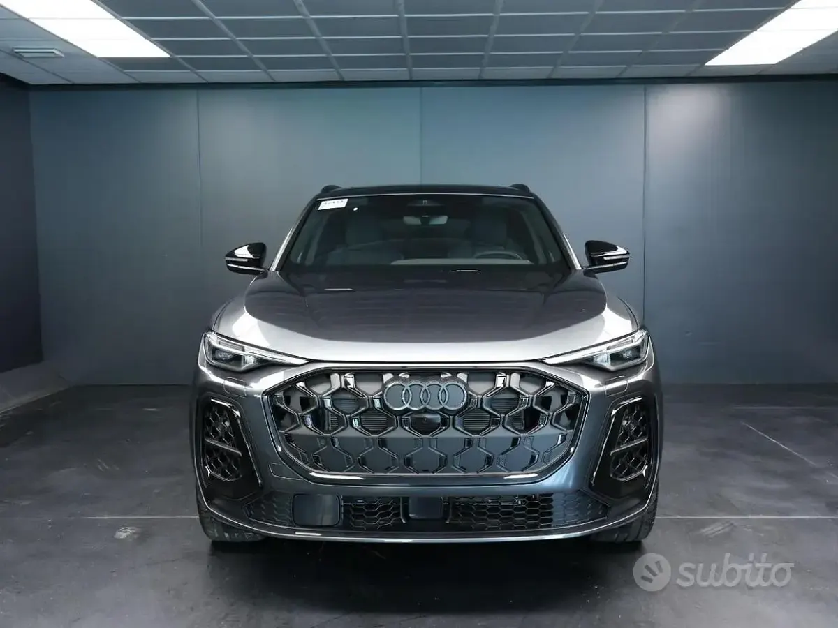 Nuova Audi Q5 S-Line 204 CV (150 kW) 2026 Grigio SUV