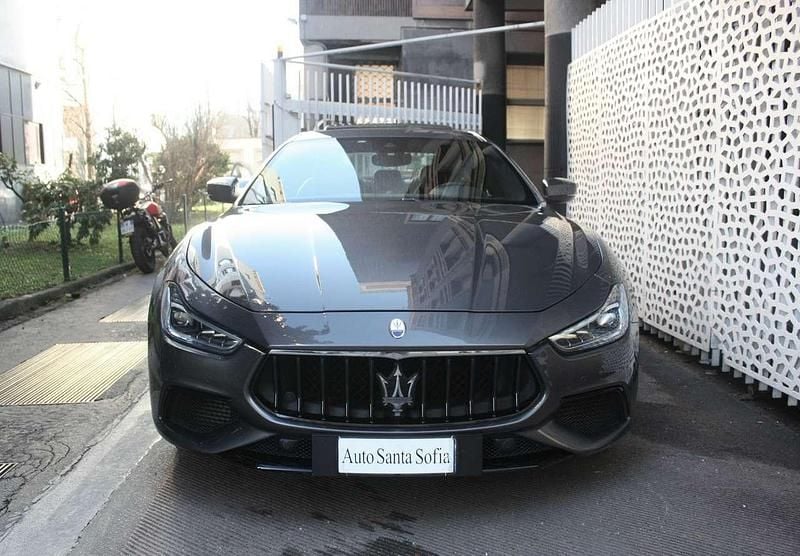 Usata Maserati Ghibli 430 CV (316 kW) 2021 Grigio maratea met. Berlina