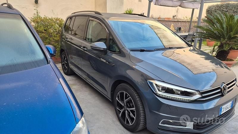 Usata VW Touran 150 CV (110 kW) 2025 Grigio Monovolume