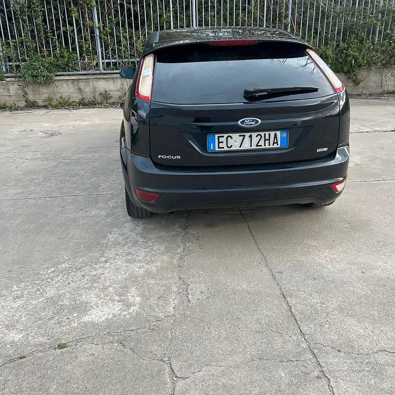 Usata Ford Focus 110 CV (80 kW) 2009 Nero Berlina