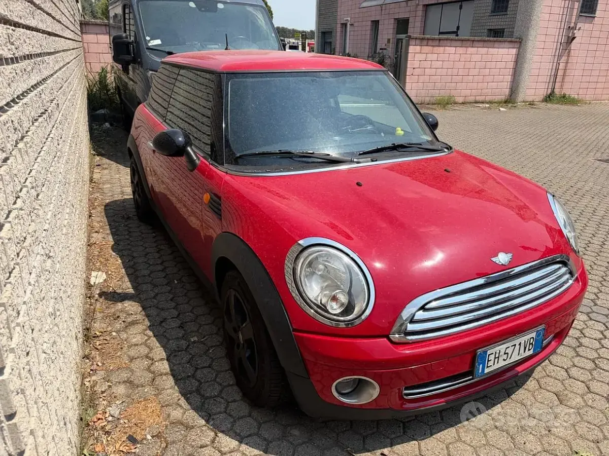 Usata Mini ONE 75 CV (55 kW) 2011 Rosso Utilitaria