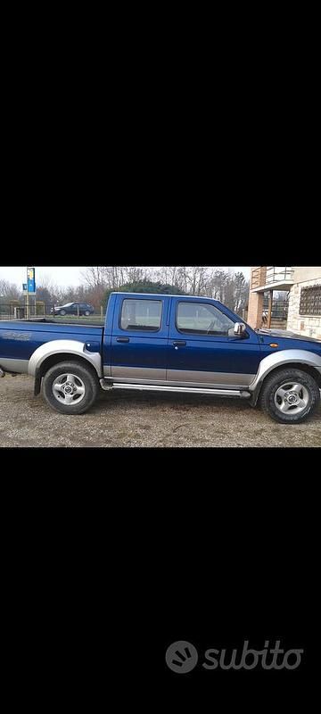 Usata Nissan Navara 190 CV (139 kW) 2002 Blu Pick-up