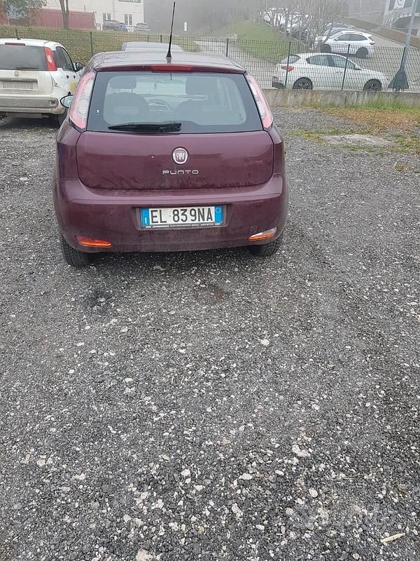Usata Fiat Grande Punto 2011 Rosso Utilitaria