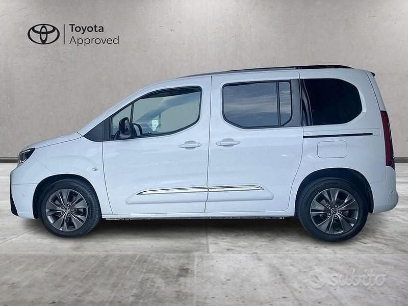 Usata Toyota Proace Verso City 131 CV (96 kW) 2024 Bianco Station wagon