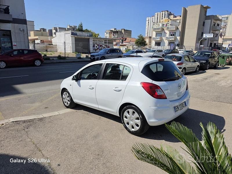 Usata Opel Corsa 85 CV (62 kW) 2012 Bianco Utilitaria