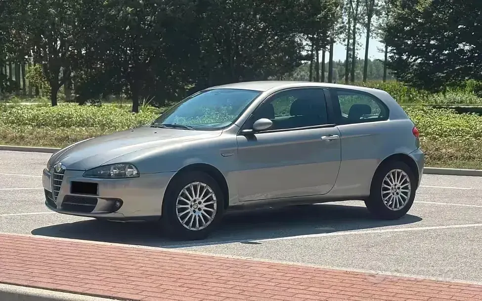 Usata Alfa Romeo 147 150 CV (110 kW) 2008 Grigio Utilitaria