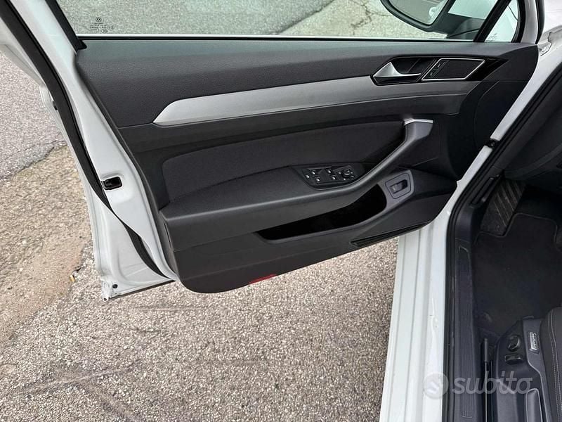 Usata VW Passat Business 120 CV (88 kW) 2017 Bianco Station wagon