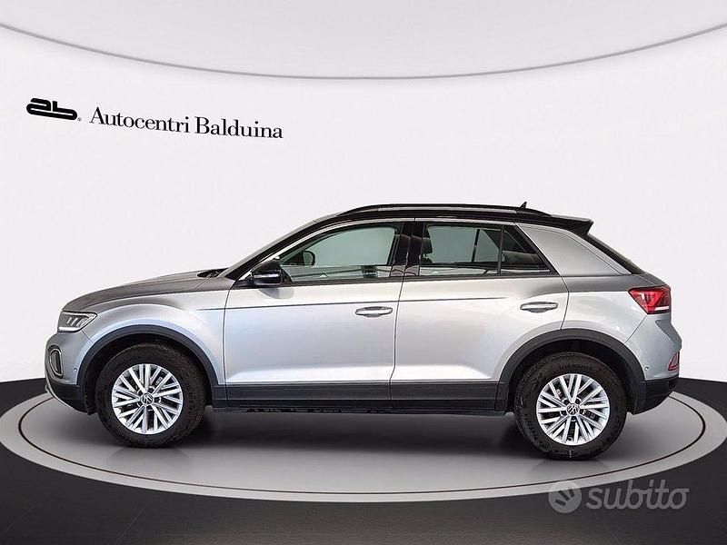 Usata VW T-Roc Life 110 CV (80 kW) 2022 Pyrit silver met/tetto nero me SUV