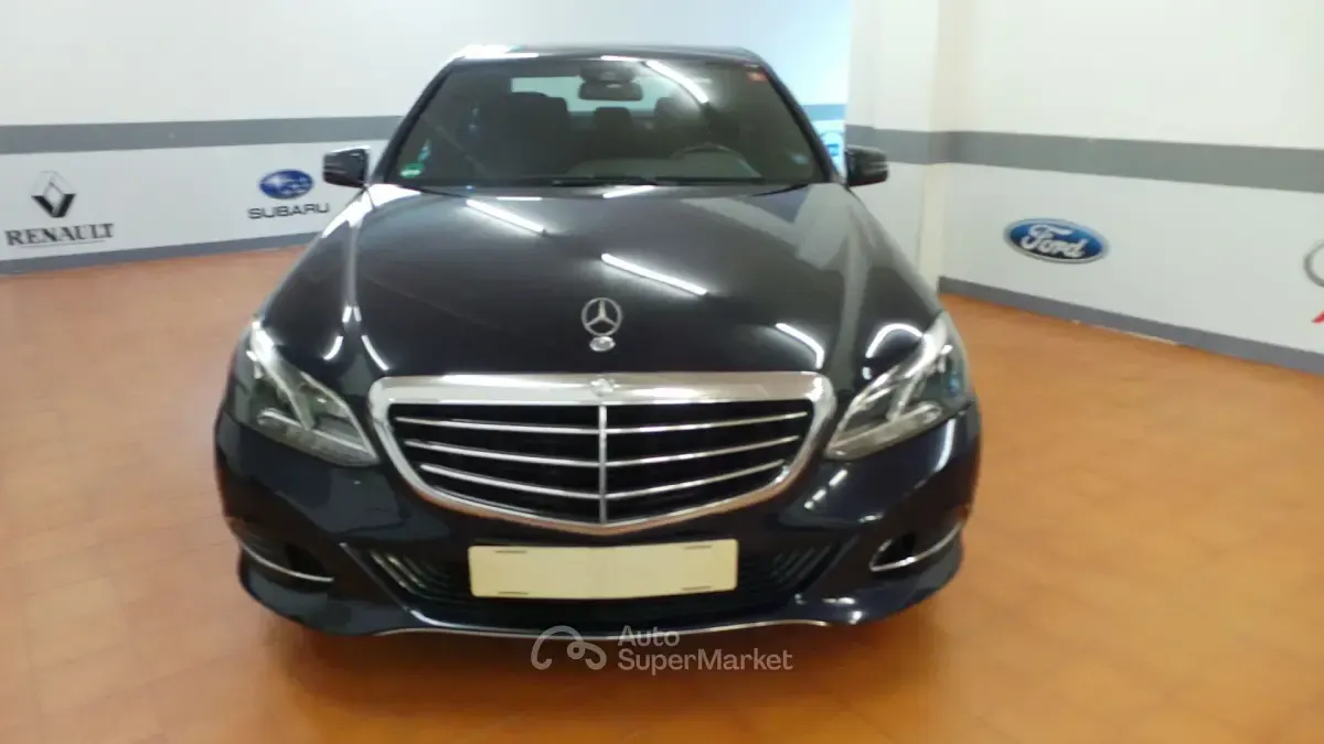Usado Mercedes E220 170 CV (125 kW) 2014 Azul Berlina