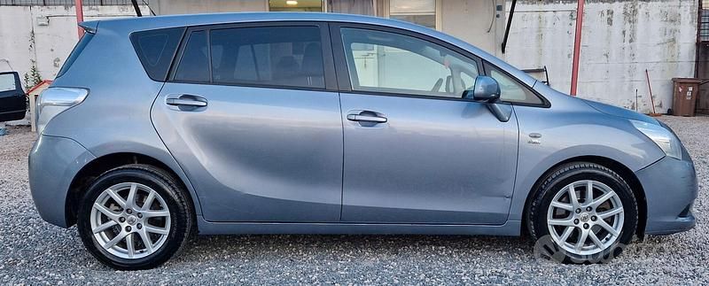 Usata Toyota Verso Sol 150 CV (110 kW) 2010 Blu Monovolume