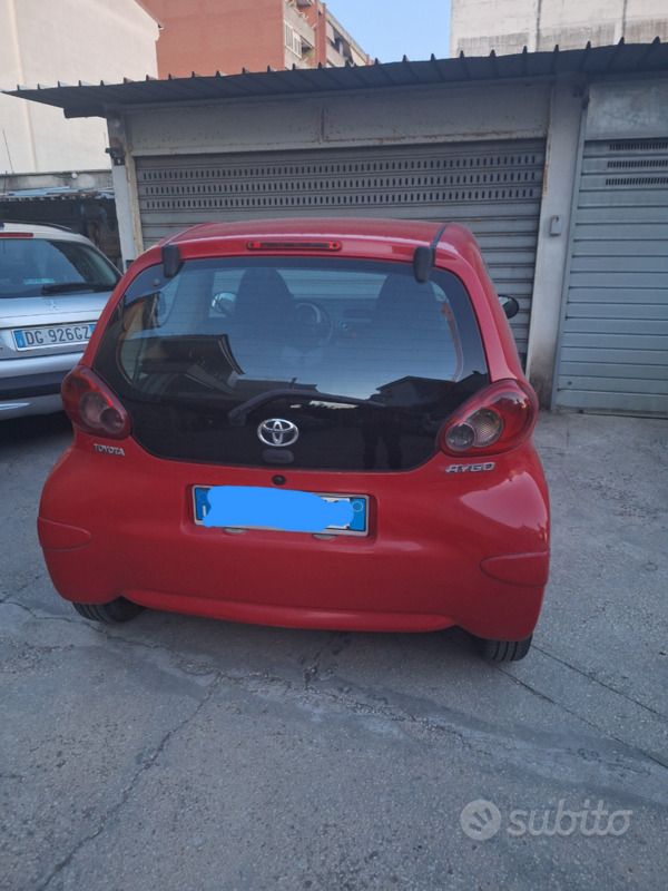 Usata 2006 Toyota Aygo Due volumi | 2800 € (Buon prezzo) - Immagine 1/3