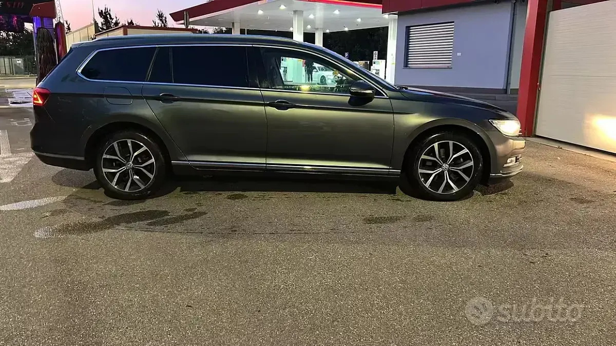 Usata VW Passat 190 CV (139 kW) 2015 Grigio Station wagon