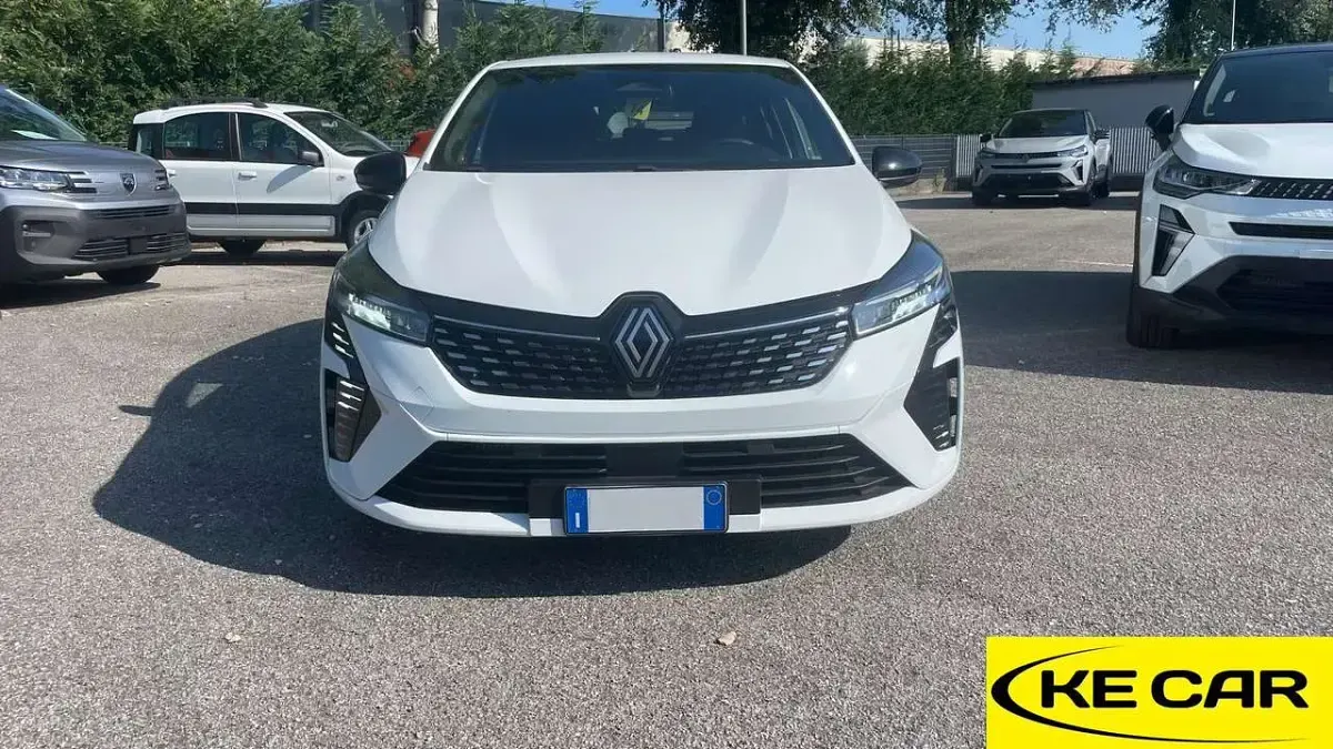 Usata Renault Clio V Techno 101 CV (74 kW) 2025 Bianco Berlina