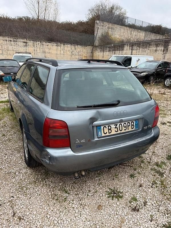Usata Audi A4 90 CV (66 kW) 1998 Grigio Station wagon