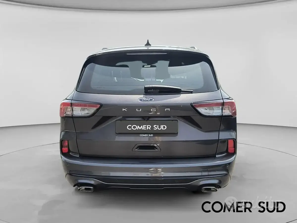 Usata Ford Kuga ST-Line 120 CV (88 kW) 2022 Grigio SUV