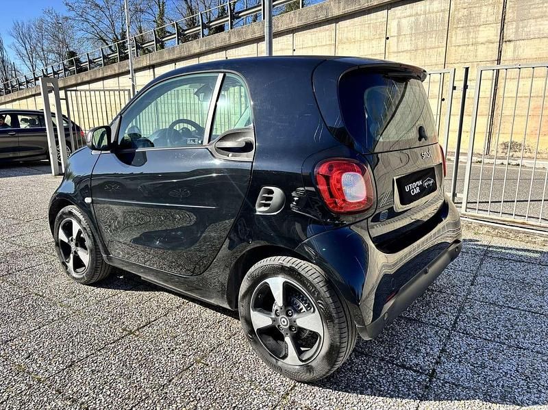 Usata Smart ForTwo Coupé 41 kW (56 CV) 2020 Nero Utilitaria