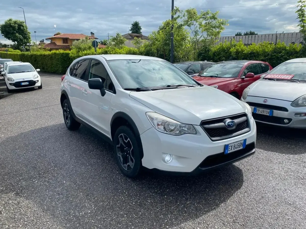 Usata Subaru XV Style 114 CV (83 kW) 2014 Bianco SUV