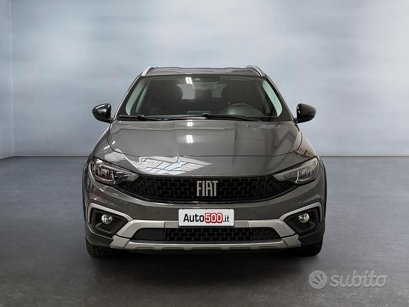 Usata Fiat Tipo Cross 101 CV (74 kW) 2021 Grigio scuro Berlina