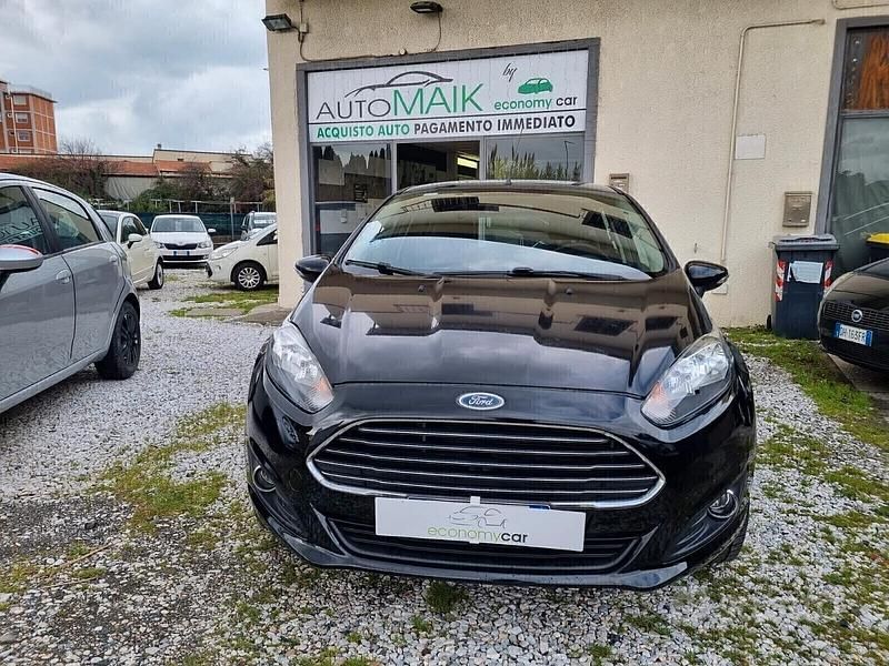 Usata Ford Fiesta 75 CV (55 kW) 2017 Nero Berlina
