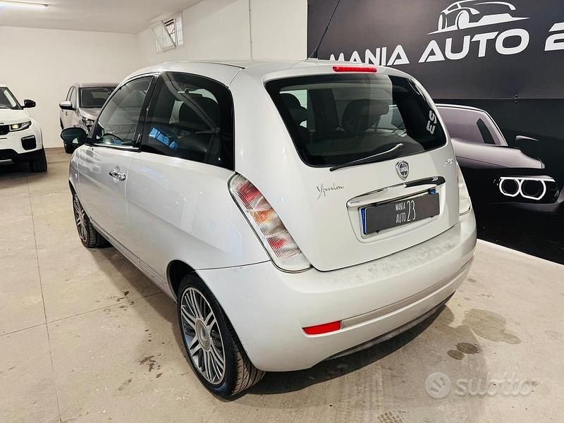 Usata Lancia Ypsilon 75 CV (55 kW) 2009 Grigio Utilitaria